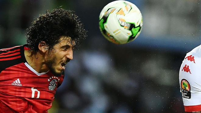 九游- MAD观众热烈欢呼！，浓眉哥迎来五赛季出色发挥观众掌声雷动