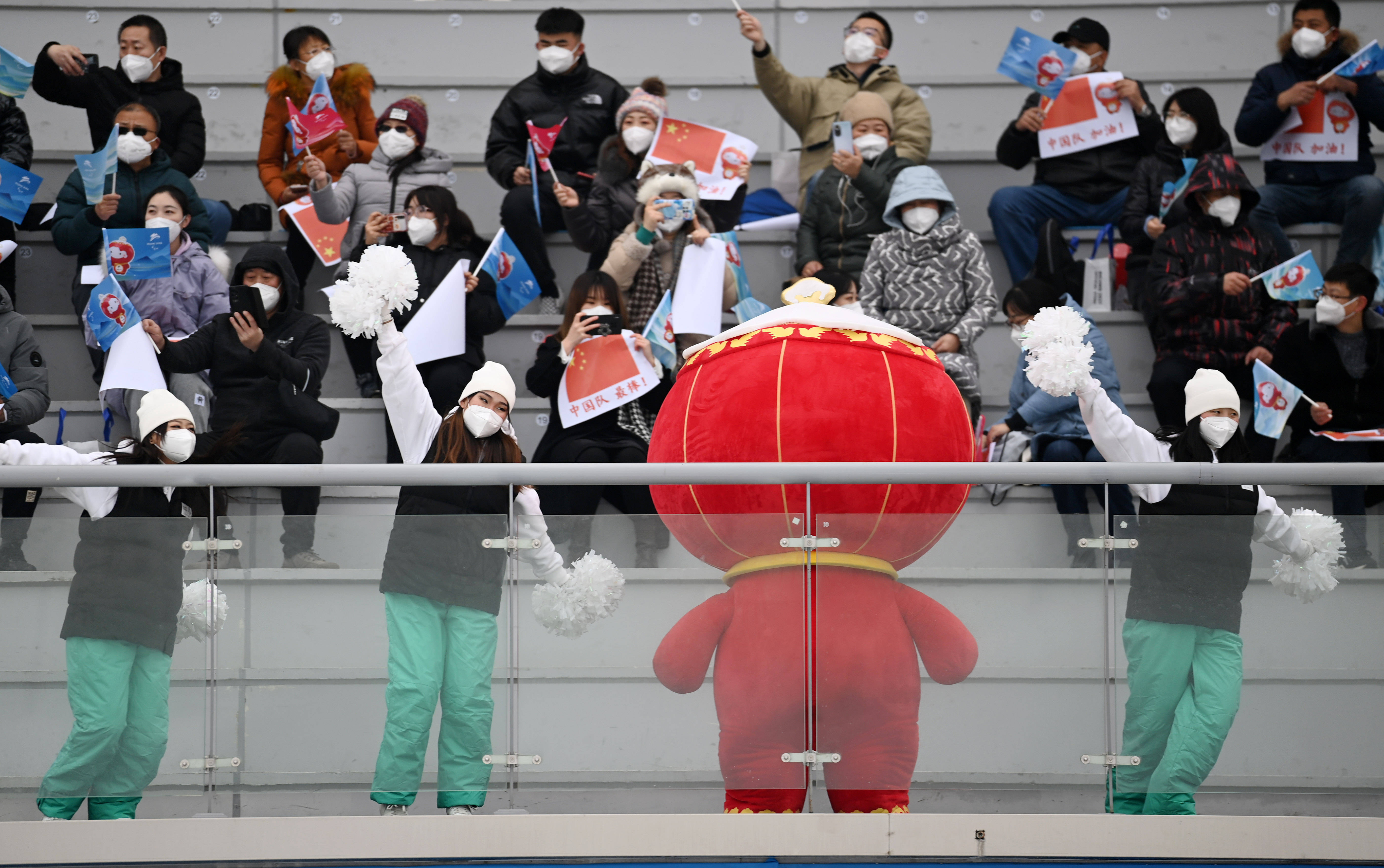 九游-包含Doinb官方宣布爆冷新规，公牛引发争议！赛场气氛高涨的词条