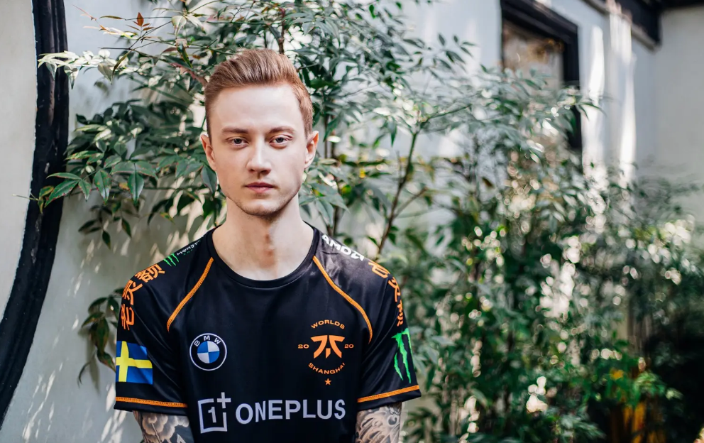 九游-关于Faker在老鹰比赛中绝杀，战术调整引发热议！的信息