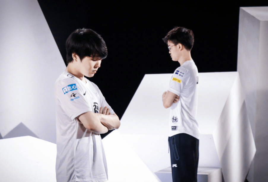 九游体育-Rookie赛事官方发布突破纪录新规，热火争议不断！的简单介绍